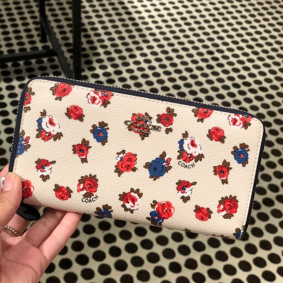 COACH F57649 Accordion Zip Wallet Tea Rose Floral Print Coated Canvas - Picture 1 of 3
